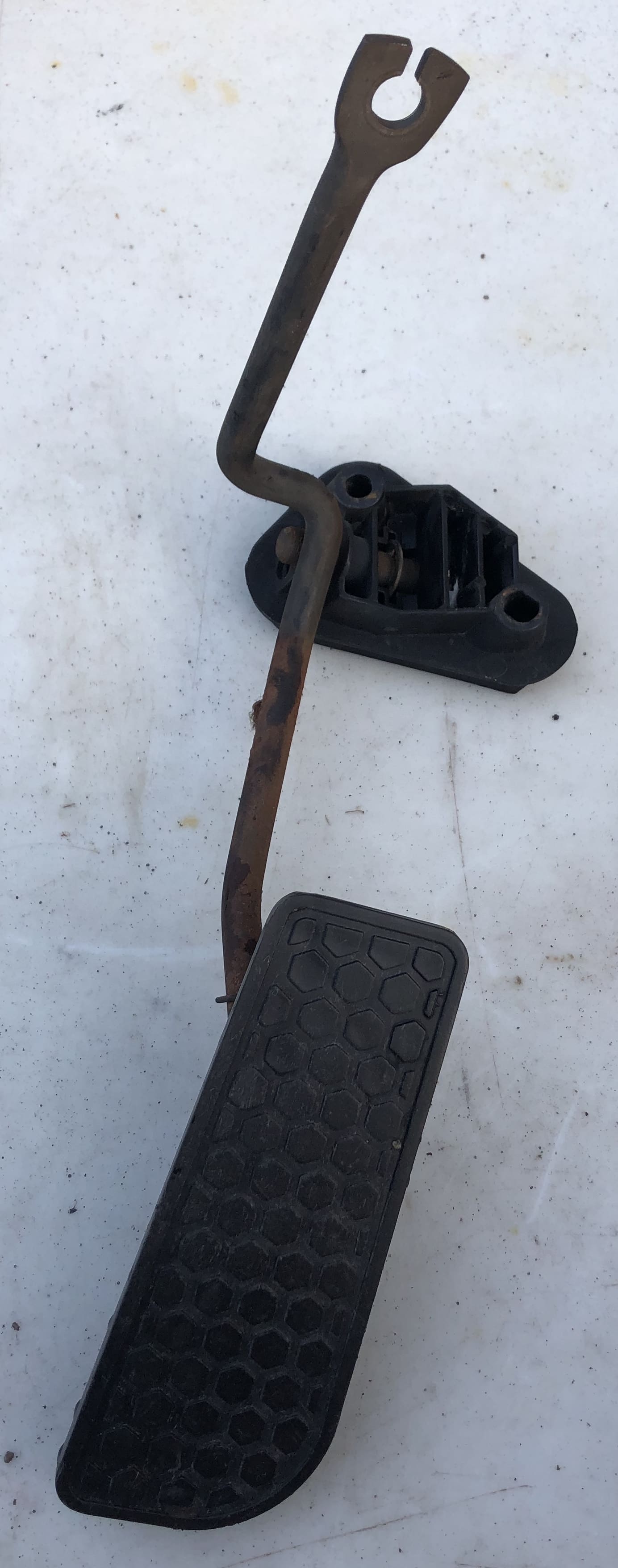 82-92 Camaro/Firebird gas pedal assembly (honeycomb pattern)